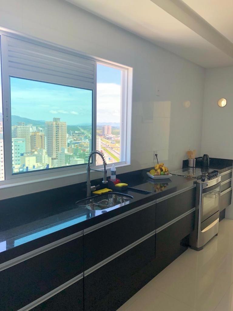 Cobertura Com Belissima Vista Para O Mar E Jacuzzi Itapema Exterior foto